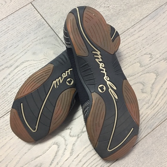 Merrell Barrado in Black - Picture 3 of 4